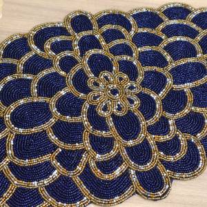 Set de table artisanal en tissu à fleurs bleues perlées, design chinois traditionnel, napperons décoratifs et sous-plats - Product Image 1