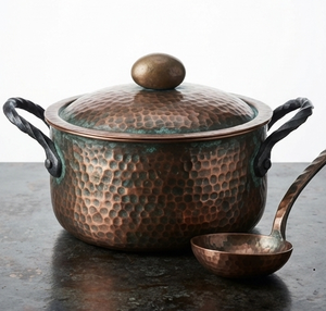 Soupières de service vintage martelées au design épuré, pour table, cuisine et repas, en matériaux de qualité supérieure - Product Image 1