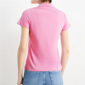 เสื้อโปโลแขนสั้นสีชมพู คอวี ทรงปกติ สไตล์ลำลองสำหรับผู้ชาย สีพื้น ดีไซน์เรียบง่าย - Product Image 2