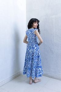 Vestido MIDI de algodón puro ajustado y acampanado con mangas extendidas y cuello en V estampado floral - Product Image 3