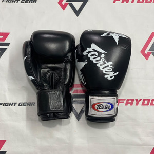 ถุงมือชกมวยไทย Fairtex รุ่นยอดนิยม ดีไซน์สีเขียวแบบมืออาชีพ หนังวัวแท้ สีเทา สำหรับฝึกซ้อมและแข่งขัน MMA - Product Image 3