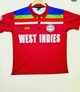 เสื้อเจอร์ซีย์แบบซับลิเมชั่นสั่งทำพิเศษ โลโก้ด้านหน้า โพลีเอสเตอร์ 100% สำหรับการแข่งขันและฝึกซ้อม ระบายอากาศได้ดี แขนสั้น ทรงปกติ เสื้อผ้าสำหรับผู้ใหญ่ - Product Image 1