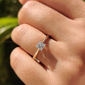 Bague de fiançailles solitaire en argent 925 avec diamant taille princesse de 0,50 à 3,00 carats, couleur E, pureté VS, sertissage cathédrale, pour femme - Product Image 6