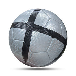 Ballon de football classique, motif gaufré argenté et noir, durable, haute rétention d'air, 410g, pour entraînement et match - Product Image 2