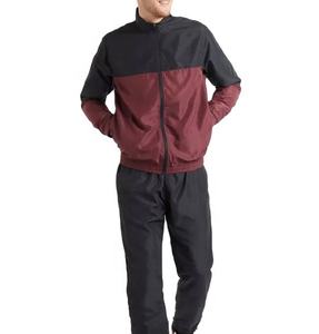 Ensemble de survêtement coupe-vent deux pièces pour homme avec veste zippée et pantalon de jogging – Survêtement coupe-vent personnalisé - Product Image 1