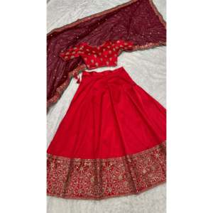Ensemble de Lehenga Choli rouge pour femmes, marque FB, avec travail de zari et de sequins - Product Image 2