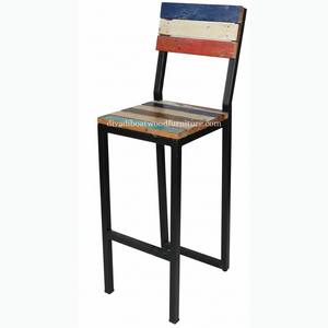 Chaise de bar en bois de bateau recyclé faite à la main, structure en fer noir, tabouret haut en bois recyclé, mobilier industriel écologique pour la cuisine - Product Image 4
