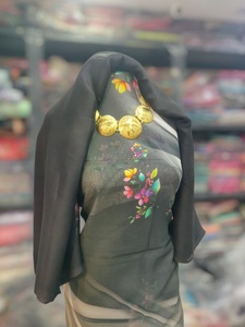 Tela Ecológica Tejida Dirac Negra para Vestidos, Diseño Floral Multicolor con Estampado de Ondas Grises |   Boda de Lujo para Chicas - Product Image 2