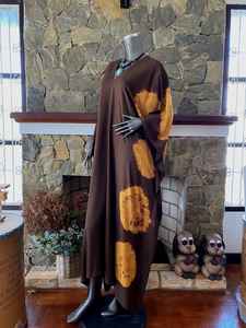 Robe longue bohème en rayonne tie-dye marron foncé, taille plus, vêtements de détente - Product Image 4