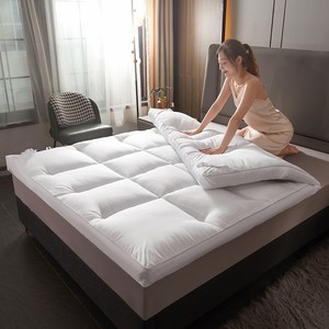 Protège-matelas matelassé blanc uni en microfibre lavable toutes saisons rafraîchissant 400TC 3-4 pouces d'épaisseur pour hôtel et usage domestique - Product Image 1