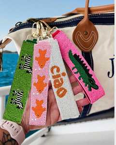 Llaveros Hechos a Mano con Cuentas y Bordados Detallados, Elegantes Adornos Decorativos para Llaves, Bolsos, Mochilas y Sets de Regalo - Product Image 5