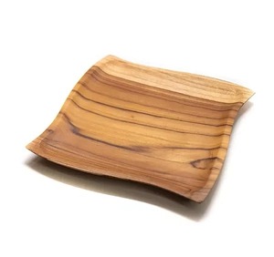 ถาดเสิร์ฟไม้สี่เหลี่ยม Whisper Wood ทำจากไม้เนื้อแข็งขัดเงา ดีไซน์เรียบง่าย ทนทาน เหมาะสำหรับเสิร์ฟอาหาร ถาดทำมือ - Product Image 2