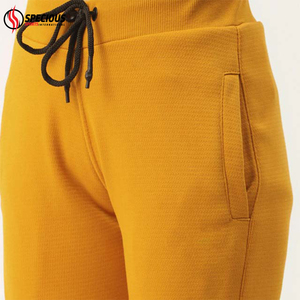 Conjunto de Chándal con Capucha para Mujer, Venta al Por Mayor 2026, Algodón y Felpa, Logotipo Personalizado, Ecológico, Grueso, Casual, Color Amarillo - Product Image 5