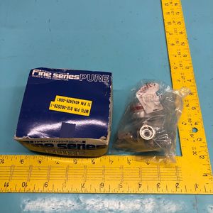 Vanne Fujikin FPR-SDTB-71-6.35-3, 1/4 OD, SUS316L - Équipements et pièces semi-conductrices de renommée mondiale et de confiance - Product Image 1