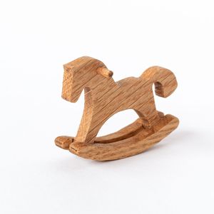 Sculpture de cheval en bois élégante pour centre de table, idéale pour les halls d'hôtel, les tables de salle à manger et la décoration moderne de la maison - Product Image 3