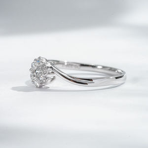 Bague de fiançailles minimaliste en or blanc 10K/14K avec grappe de diamants en forme de fleur pour femme, bague de promesse en argent sterling 925 - Product Image 5
