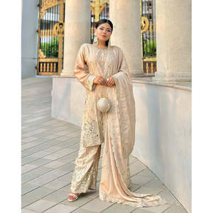 Conjunto de diseñador de top, pantalón y dupatta de gasa con trabajo artesanal de espejos reales - Product Image 5