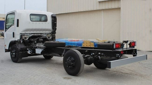 Used Isuzu NPR Heavy Truck Cab 8x4 >8L 12 Cylinders Euro 6 Diesel Engine Automatic Transmission Rear <b>Camera</b> Left FAST Gearbox - Product Image 4