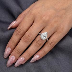 Anillo de Boda de Oro Blanco de 14K con Diamante Cultivado en Laboratorio de 2.01CT, Corte Pera, Estilo Étnico, Banda Curva, Certificado IGI, SPARKLING SPLENDOR, Regalo - Product Image 3