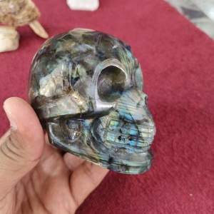 Exclusiva Escultura de Calavera de Labradorita Premium Hecha a Mano con Cristales, Bellamente Tallada, Arte Fino, Gema Natural Realista - Product Image 2