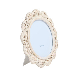 Elegant <b>White</b> Rattan Picture <b>Frame</b> Scalloped Round Wicker Photo <b>Frame</b> Decorative Tabletop Accent For Home Hotel Decoration - Product Image 2
