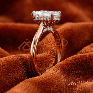แหวนหมั้นเพชรทรงเรเดียนท์คัท แบบคลาสสิก วงเรียบ – แหวนหมั้นทองคำขาว 14K เครื่องประดับชั้นดี - Product Image 2