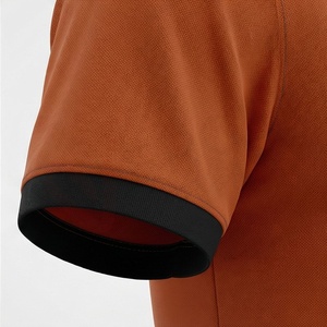 Polo à manches courtes pour homme, couleur rouille, tricot uni, design décontracté, coupe classique, avec col et poignets noirs - Product Image 6