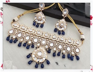 Conjunto de collar y aretes Kundan con moissanita de aspecto chapado en oro de la mejor calidad tradicional, para bodas indias, colección para mujeres. - Product Image 4