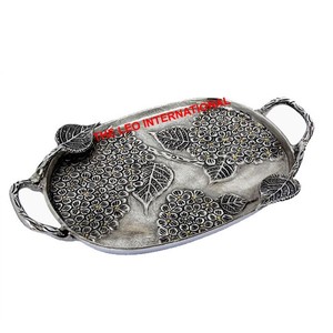 Plateau de service décoratif en métal moderne et traditionnel, créatif pour la maison et la restauration, décoration de table - Product Image 6