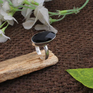 แหวนแบล็คออนิกซ์มินิมอล แหวนเงินแท้ 925 ประดับพลอยธรรมชาติ แหวนเรียบหรูสำหรับผู้หญิง ของขวัญ - Product Image 3