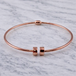 Design simple et arrondi, lueur or rose 18 carats, bracelet léger et élégant - Product Image 1