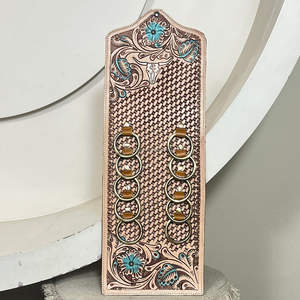 Expositor de Bufandas de Cuero Genuino de Vaca Grabado a Mano de Primera Calidad para la Expo de Marzo con Anillos Metálicos y Organizador Floral Tallado Estilo Western - Product Image 4