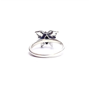 Anillo de Plata de Ley 925 con Piedra Lunar Arcoíris y Mariposa, Diseño Minimalista con Alas Abiertas, Colección de Joyería Asequible - Product Image 4