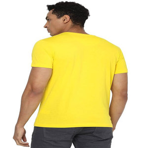 Ropa de hombre con hombros descubiertos, camiseta estampada larga con ajuste suelto y técnica de soplo de patrón - Product Image 3