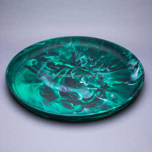 Bandeja de tocador de ensalada de resina de remolino de menta multicolor moderna hecha a mano, bandeja de servicio de cocina multicolor blanca para regalos de navidad India - Product Image 5