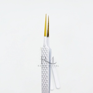 Pinzas de acero inoxidable para extensión de pestañas con punta de color plasma dorado y color blanco polvo, puntas regulares. - Product Image 5