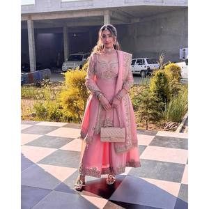 เสื้อสตรีพลาสโซและชุดแต่งกายสำหรับใส่ไปงานปาร์ตี้ - Product Image 2