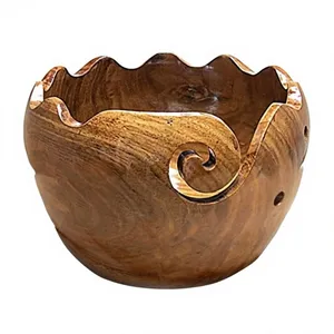 Bol à fil en bois rond au design simple, support pour tricot et crochet avec découpe - Product Image 2