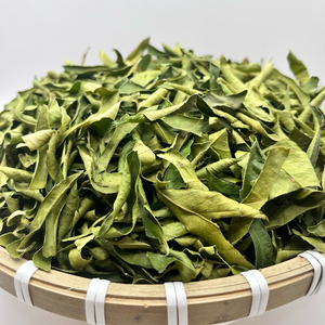 Feuilles de citron vert séchées, matière première pour assaisonnement culinaire, préparation de plats asiatiques du Vietnam, export en vrac - Macy - Product Image 1