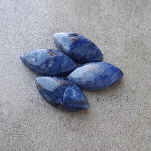 Gema de Sodalita Natural en Forma de Marquesa, Piedra Calibrada con Reverso Plano, para la Elaboración de Joyas - Product Image 2