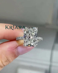 Anillo de Compromiso de Diamante con Corte Esmeralda para Mujer, Platino, Diamante Cultivado en Laboratorio, Estilo Clásico - Product Image 1
