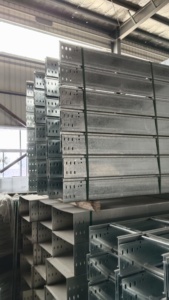 Goulotte de câblage industrielle en acier ventilée/perforée avec revêtement anticorrosion pour usage en construction - Product Image 6