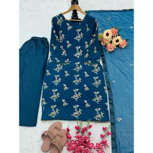 Conjunto de Top y Pantalón Elegante para Mujer con Dupatta de Lujo para Fiestas - Product Image 2