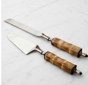 Ensemble de 2 couteaux à gâteau dentelés en acier inoxydable et de spatules triangulaires avec manche en bambou pour usage domestique - Product Image 1