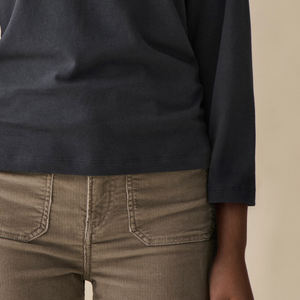 Camiseta básica de alta calidad para mujer, tela suave, ropa de uso diario, diseño de manga larga con material suave y cómodo, con logo. - Product Image 4