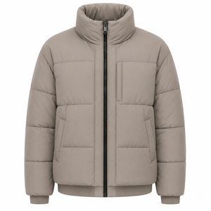 Blouson matelassé pour homme en gros avec patch PVC personnalisé, vêtement d'extérieur rembourré d'hiver, col montant, fermeture éclair intégrale, étiquettes tissées, fabricant OEM en gros - Product Image 1