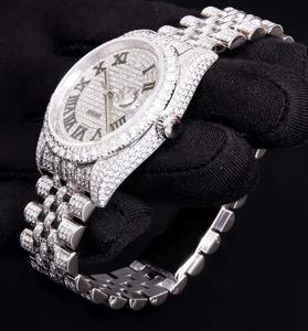 Reloj de Diamantes de Acero Inoxidable Plateado de Alta Demanda con Detalles de Cristal y Correa Metálica Duradera, Disponible para Exportación - Product Image 2