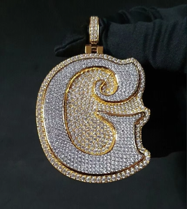 จี้ฮิปฮอปแบบกำหนดเองประดับเพชรแล็บ เงินแท้ 925 ประดับเพชรโมอิสซาไนต์ VVS จี้ตัวอักษรชื่อ ผ่านการทดสอบเพชร - Product Image 2