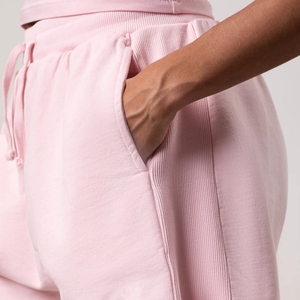 Shorts pour femmes en tissu tricoté, couleur unie rose, style décontracté, coupe régulière, taille mi-haute, respirant, avec poches - Product Image 6