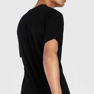 Conjunto de Camiseta Negra para Hombre con Franja Lateral Roja, Pantalones Cortos Casuales de Verano, Tejido de Punto, Estilo Color Block - Product Image 2